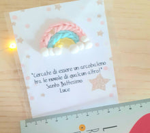 Carica l'immagine nel visualizzatore di Gallery, Bomboniera arcobaleno, bomboniera battesimo, bomboniere nascita bimba, segnaposto battesimo SabrinaDesign