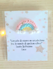 Carica l'immagine nel visualizzatore di Gallery, Bomboniera arcobaleno, bomboniera battesimo, bomboniere nascita bimba, segnaposto battesimo SabrinaDesign
