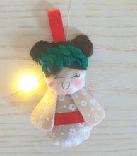 Carica l'immagine nel visualizzatore di Gallery, Bomboniera kokeshi laurea, bomboniera laurea, portafortuna laurea, bomboniere nascita SabrinaDesign