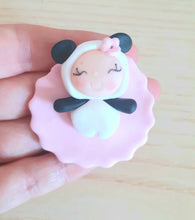 Carica l'immagine nel visualizzatore di Gallery, Bomboniera panda, bomboniere nascita, bomboniere battesimo, bomboniere animaletti SabrinaDesign