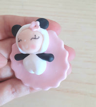 Carica l'immagine nel visualizzatore di Gallery, Bomboniera panda, bomboniere nascita, bomboniere battesimo, bomboniere animaletti SabrinaDesign
