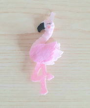 Load image into Gallery viewer, Bomboniera fenicottero, bomboniere nascita, ricordini compleanno bimba