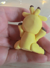 Load image into Gallery viewer, Bomboniera giraffa nascita, bomboniere battesimo bimba, bomboniere comunione