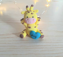 Carica l'immagine nel visualizzatore di Gallery, Bomboniera giraffa battesimo, bomboniere nascita bimbo