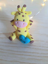 Carica l'immagine nel visualizzatore di Gallery, Bomboniera giraffa battesimo, bomboniere nascita bimbo