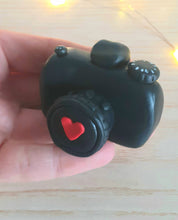 Load image into Gallery viewer, Bomboniera matrimonio, bomboniera macchina fotografica