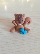 Carica l'immagine nel visualizzatore di Gallery, Bomboniera scoiattolo nascita, bomboniere battesimo bimbo