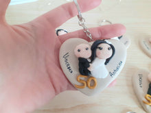 Load image into Gallery viewer, Bomboniera sposi portachiavi, bomboniere matrimonio personalizzate