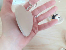 Load image into Gallery viewer, Bomboniera sposi portachiavi, bomboniere matrimonio personalizzate