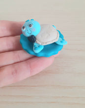 Carica l'immagine nel visualizzatore di Gallery, Bomboniera tartaruga nascita, bomboniere mare, bomboniere battesimo