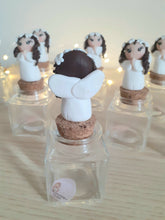 Load image into Gallery viewer, Bomboniera angelo con vasetto, bomboniere comunione, battesimo bimba