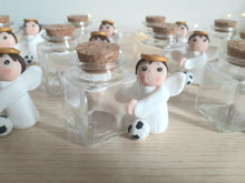 Carica l'immagine nel visualizzatore di Gallery, Bomboniera angelo vasetto, battesimo, bomboniere comunione bimbo