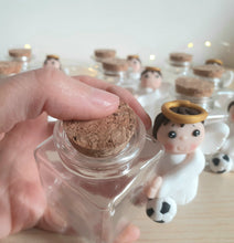 Carica l'immagine nel visualizzatore di Gallery, Bomboniera angelo vasetto, battesimo, bomboniere comunione bimbo