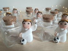 Carica l'immagine nel visualizzatore di Gallery, Bomboniera angelo vasetto, battesimo, bomboniere comunione bimbo