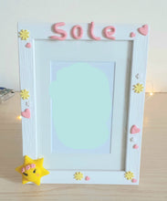 Load image into Gallery viewer, Bomboniera sole cornice battesimo, bomboniera madrina padrino