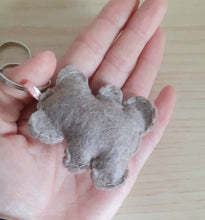 Carica l'immagine nel visualizzatore di Gallery, Bomboniera orsetto con cuore nascita battesimo