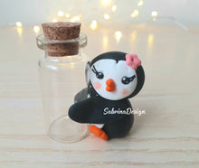 Carica l'immagine nel visualizzatore di Gallery, Bomboniera pinguino, bomboniere battesimo, bomboniere nascita, bomboniere comunione SabrinaDesign
