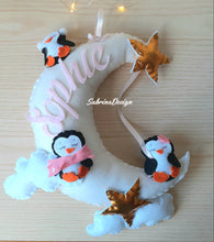 Carica l'immagine nel visualizzatore di Gallery, Fiocco nascita luna, fiocco nascita pinguini, fiocco nascita feltro, decorazione cameretta neonati