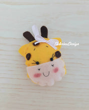 Carica l'immagine nel visualizzatore di Gallery, Bomboniera giraffa, bomboniera nascita bimba, bomboniere battesimo, bomboniere animali SabrinaDesign