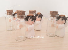 Load image into Gallery viewer, Bomboniera angelo bimba, bomboniera bottiglia vetro, bomboniere nascita, bomboniere battesimo SabrinaDesign