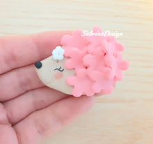 Carica l'immagine nel visualizzatore di Gallery, Bomboniera riccio, bomboniere battesimo, bomboniere nascita, bomboniere animali bosco, riccio calamita SabrinaDesign