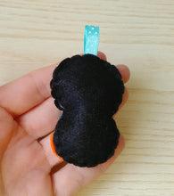 Carica l'immagine nel visualizzatore di Gallery, Bomboniera pinguino, bomboniera battesimo bimbo SabrinaDesign