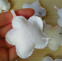 Carica l'immagine nel visualizzatore di Gallery, Bomboniera fiore, bomboniere nascita, bomboniere battesimo bimba SabrinaDesign