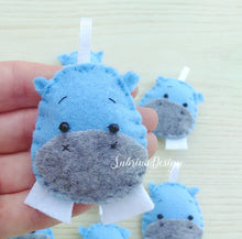 Load image into Gallery viewer, Bomboniera ippopotamo, ippopotamo feltro, bomboniere battesimo, bomboniere animali, bomboniere feltro SabrinaDesign