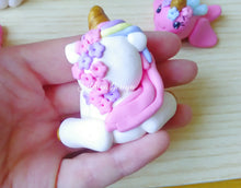 Carica l'immagine nel visualizzatore di Gallery, Cake topper unicorno, compleanno unicorno, cake topper battesimo