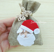 Carica l'immagine nel visualizzatore di Gallery, Sacchetto Natale con babbo Natale feltro, sacchetto bomboniera, sacchetti Natale SabrinaDesign