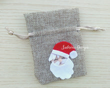 Carica l'immagine nel visualizzatore di Gallery, Sacchetto Natale con babbo Natale feltro, sacchetto bomboniera, sacchetti Natale SabrinaDesign
