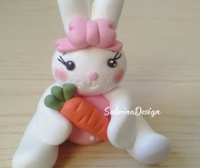 Load image into Gallery viewer, Cake topper coniglio Pasqua, coniglio Pasqua, topper nascita, coniglio Pasqua, torta Pasqua, compleanno cake topper animali SabrinaDesign