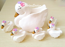 Load image into Gallery viewer, Cake topper cigno, cake topper battesimo, topper comunione, festa tema cigno SabrinaDesign