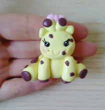 Carica l'immagine nel visualizzatore di Gallery, Bomboniera giraffa, bomboniere battesimo, bomboniere comunione, animali safari SabrinaDesign