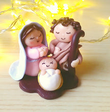 Carica l'immagine nel visualizzatore di Gallery, Sacra Famiglia Natale, presepe originale, regalo Natale SabrinaDesign