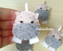 Carica l'immagine nel visualizzatore di Gallery, Bomboniera ippopotamo bimba, bomboniera nascita, bomboniere battesimo, bomboniere animali SabrinaDesign