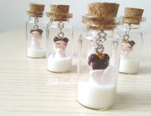 Carica l'immagine nel visualizzatore di Gallery, Bomboniera angelo bimba, bomboniera bottiglia vetro, bomboniere nascita, bomboniere battesimo SabrinaDesign