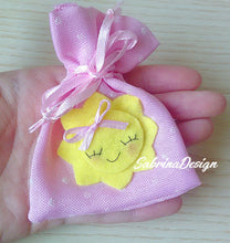 Carica l'immagine nel visualizzatore di Gallery, Sacchettino bomboniera sole, bomboniera sacchetto, bomboniera battesimo, sacchetto confetti, bomboniere nascita, bomboniera sole SabrinaDesign