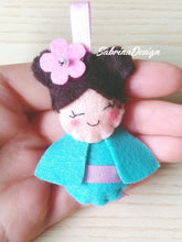 Carica l'immagine nel visualizzatore di Gallery, Bomboniera kokeshi, bomboniera battesimo, bomboniere nascita, bomboniere comunione SabrinaDesign