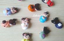 Carica l'immagine nel visualizzatore di Gallery, Bomboniera kokeshi, bomboniera giapponese, bomboniere nascita, battesimo kokeshi, bomboniera comunione, compleanno giappone SabrinaDesign