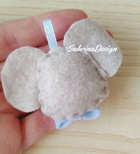 Carica l'immagine nel visualizzatore di Gallery, Bomboniera topino feltro, bomboniera nascita, bomboniere battesimo SabrinaDesign