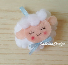 Load image into Gallery viewer, Bomboniera pecorella bimbo, bomboniera battesimo SabrinaDesign