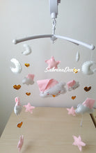 Load image into Gallery viewer, Giostrina culla nuvole, giostrina con musica, giostrina bimba stelle e nuvole