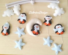 Load image into Gallery viewer, Giostrina culla pinguini, giostrina con musica, giostrina stelle e nuvole