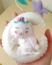 Load image into Gallery viewer, Giostrina culla coniglietto, giostrina con musica, giostrina luna e stelle