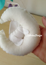 Load image into Gallery viewer, Giostrina culla coniglietto, giostrina con musica, giostrina luna e stelle