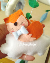 Load image into Gallery viewer, Giostrina culla animali foresta, giostrina con musica, giostrina volpe