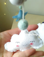 Load image into Gallery viewer, Giostrina culla orsetto aviatore, giostrina con musica, giostrina nuvolette SabrinaDesign