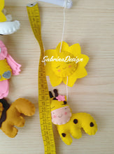 Load image into Gallery viewer, Giostrina culla safari, giostrina con musica, giostrina animali safari