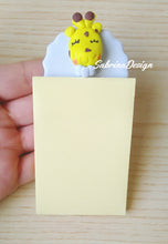 Carica l'immagine nel visualizzatore di Gallery, Bomboniera block notes con giraffa, bomboniere nascita, bomboniere battesimo, bomboniere comunione SabrinaDesign